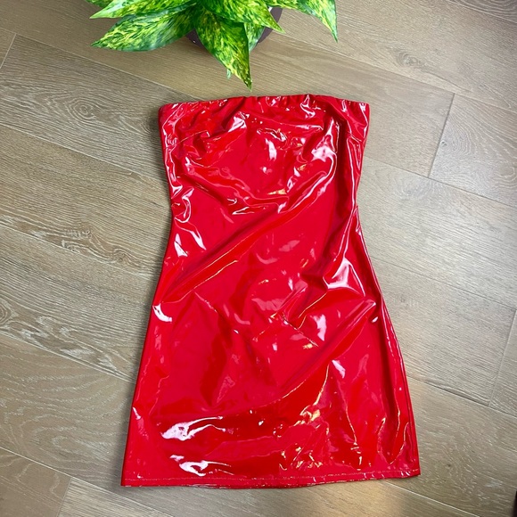 Tiger Mist Dresses & Skirts - Tiger Mist Red pleather dress. Size M.